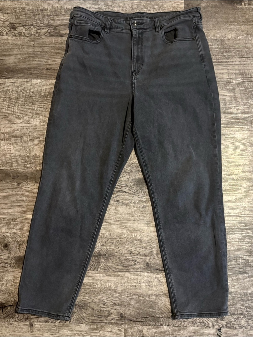 American Eagle Mom Jeans Women’s 16 Faded Black Denim